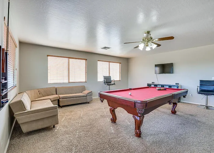 Holiday home Private Pool & Game Room: Spacious Retreat *